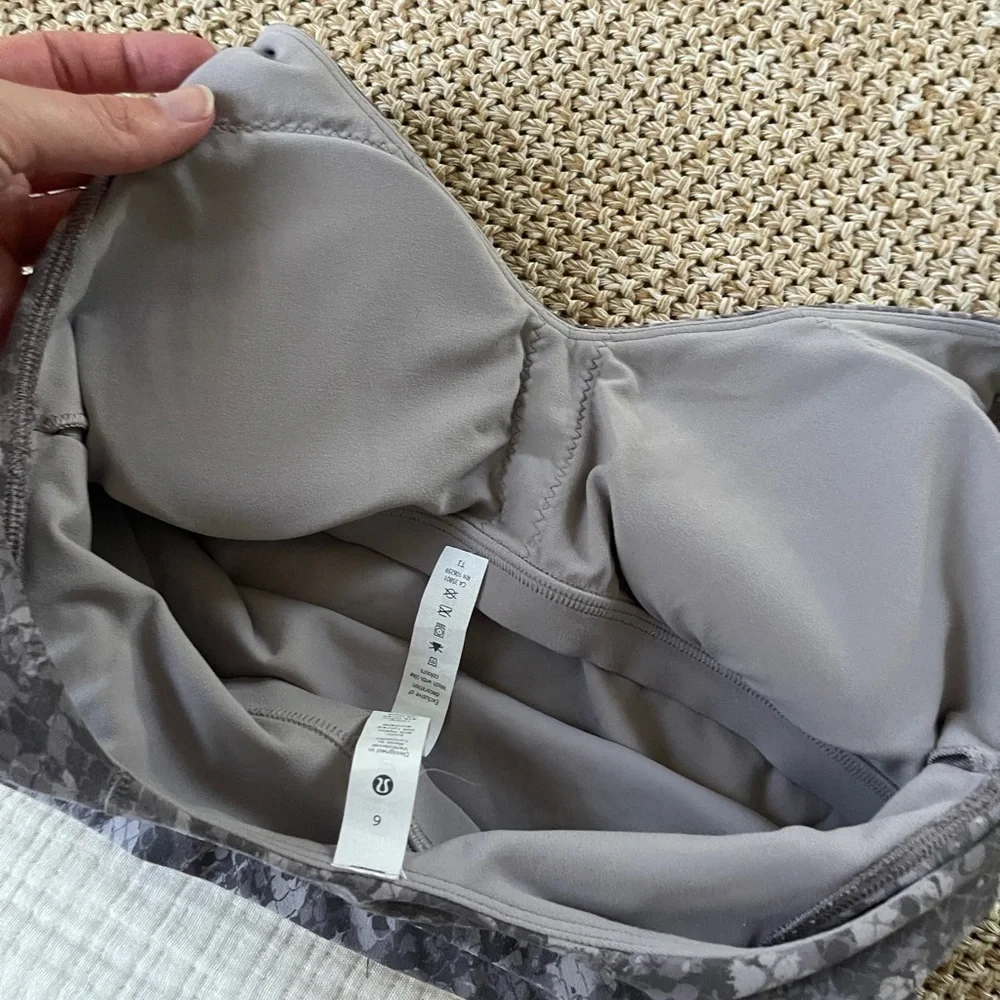 LULULEMON align tank top snack Patterned Sports Bra purple grey size 6